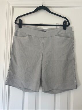 Hilary Radley Woven Pinstripe Women’s Shorts - White/Gray